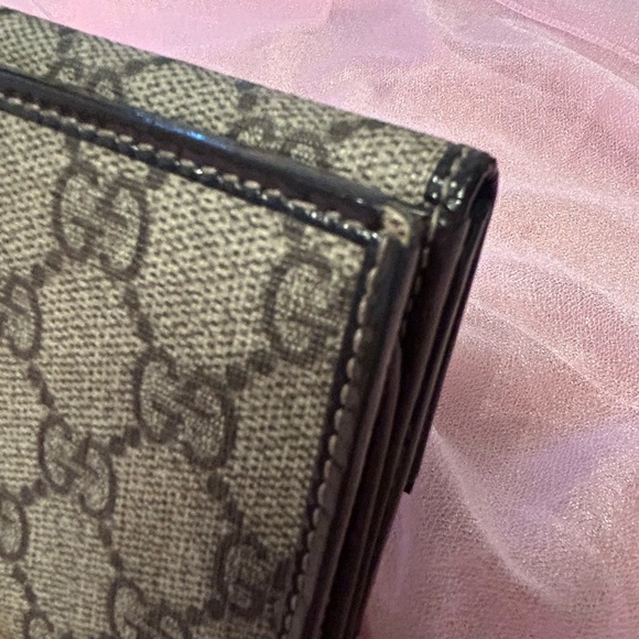 Gucci Brown and Tan Wallet with Iconic Monogram - Picture 7 of 16